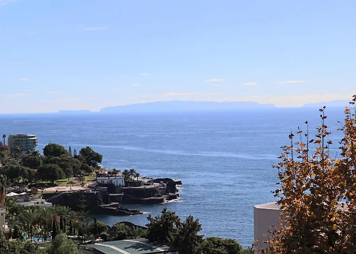 Seaside Xxi-10, By Op * Funchal (Madeira)