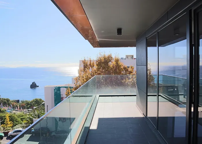 Seaside Xxi-10, By Op