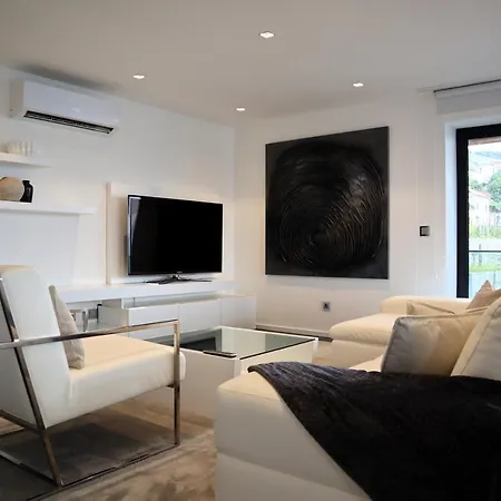 Seaside Xxi-10, By Op